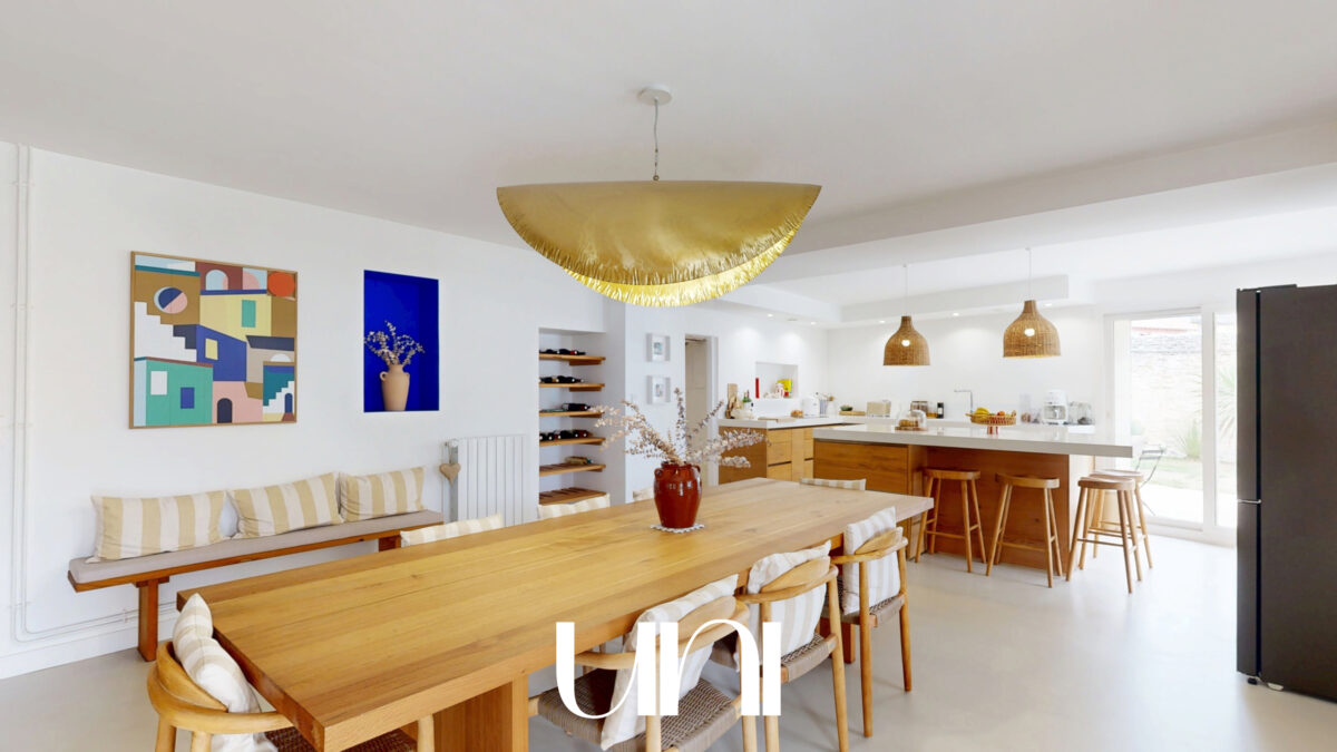 Maison 5 pièces de 234 m2 avec piscine - Bellengreville