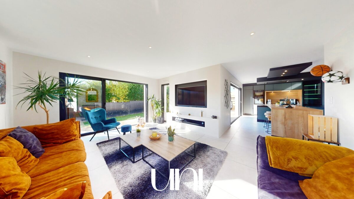 Maison T5 de 162 m2 sur terrain de 517 m2 - PERIERS-SUR-LE-DAN