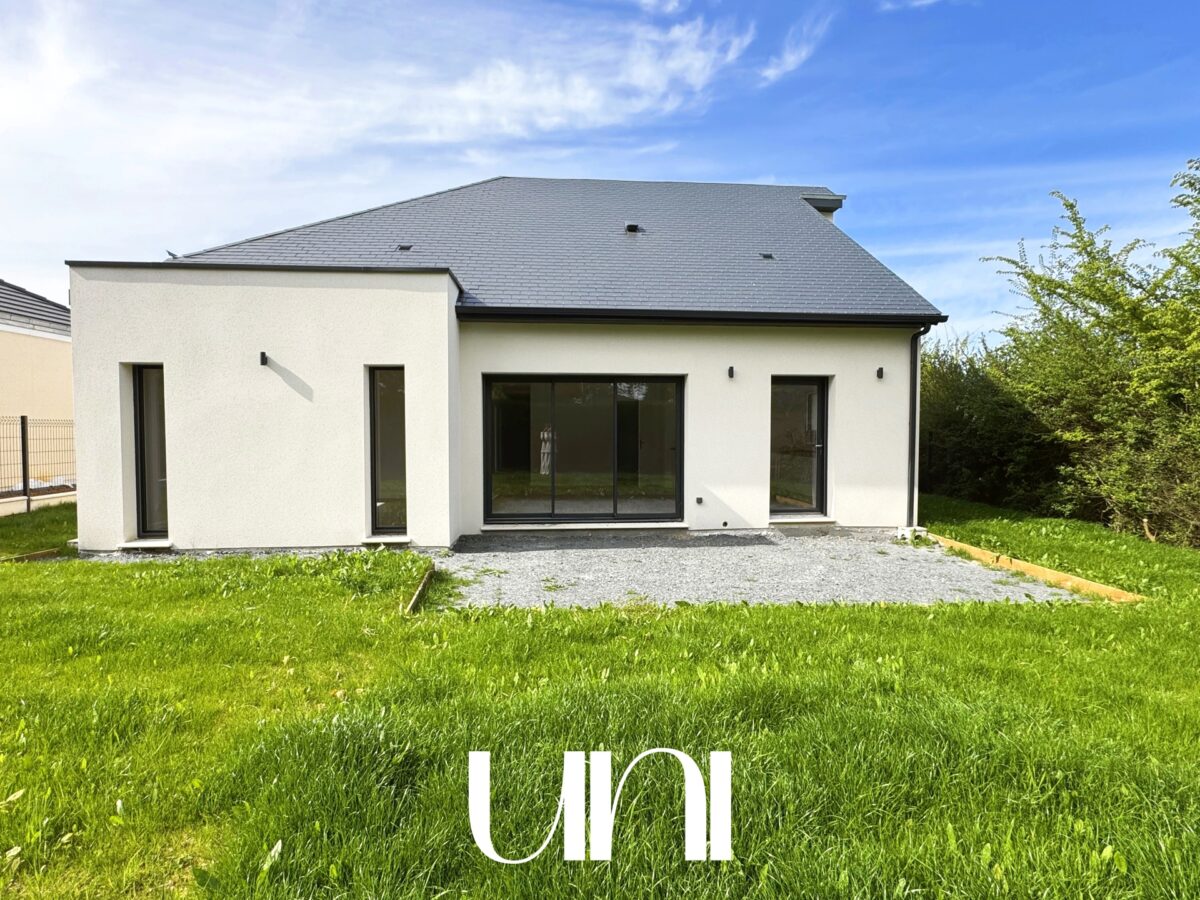 Maison 4 pièces de 113m2 de plain pied - Sommervieu