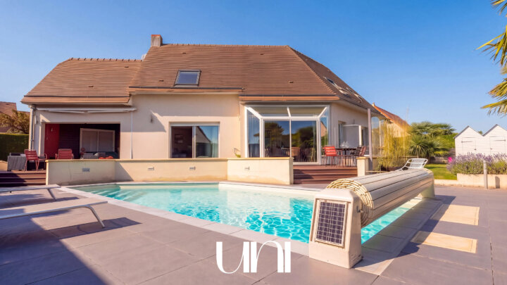 Maison 6 pièces de 180 m2 avec piscine - Ranville
