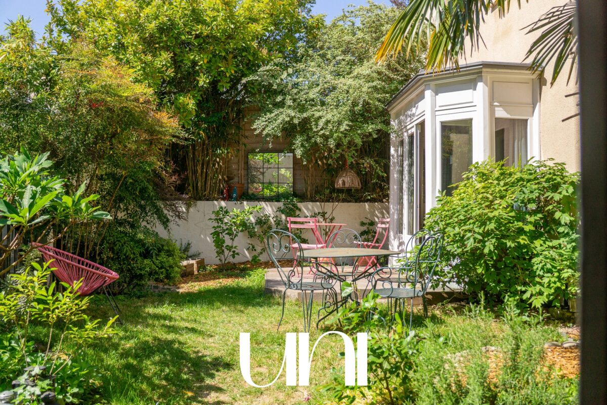 Propriété 8 pièces de 212m2 avec dépendance – CAEN VAUGUEUX