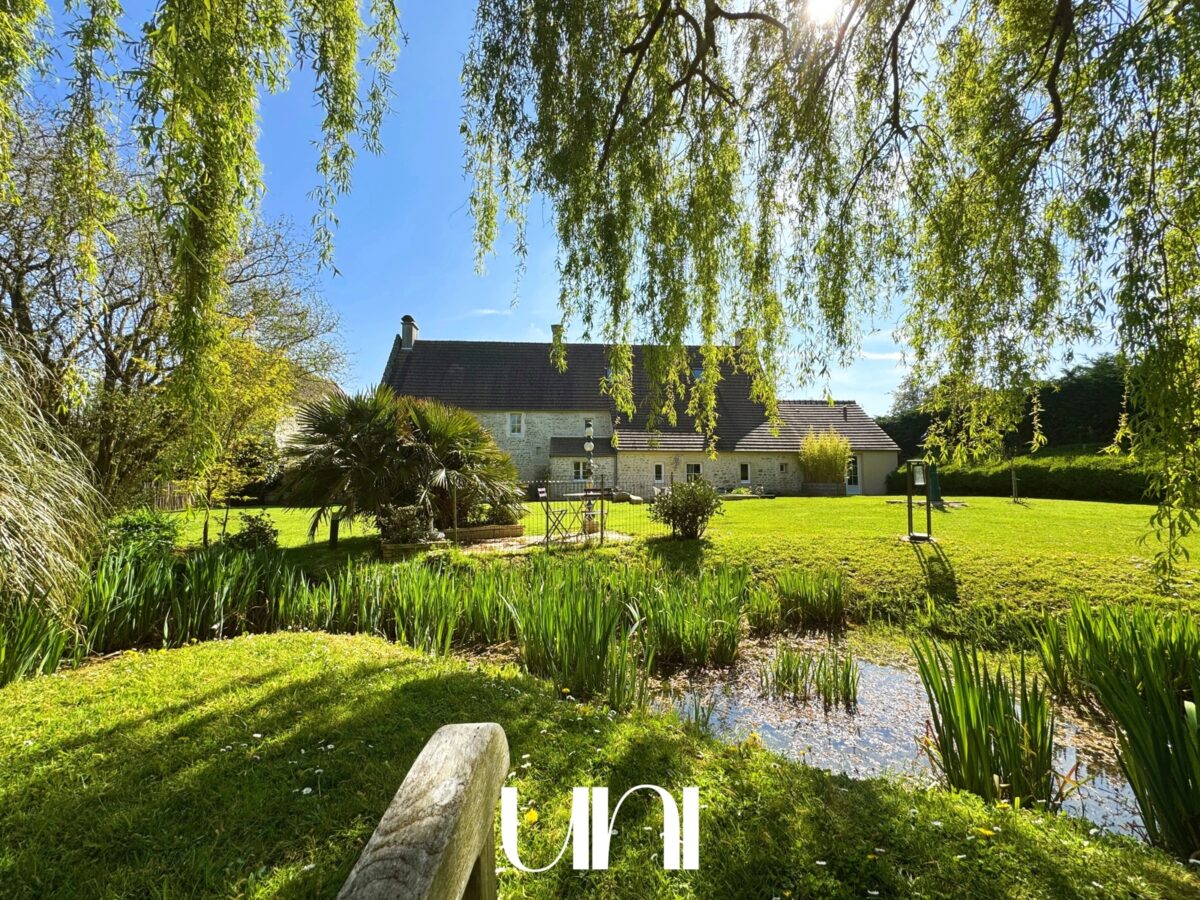 Maison T12 de 360 m2 avec terrain de 3000 m2