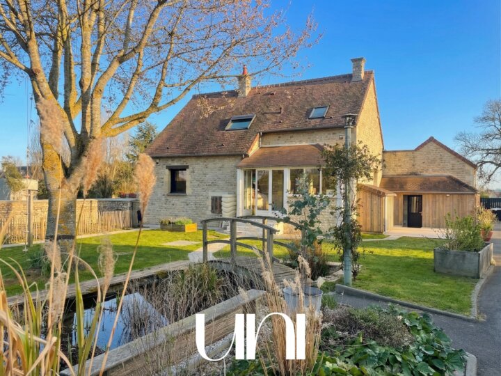 Maison 5 pièces de 140m2 au sol avec dépendances - Carcagny