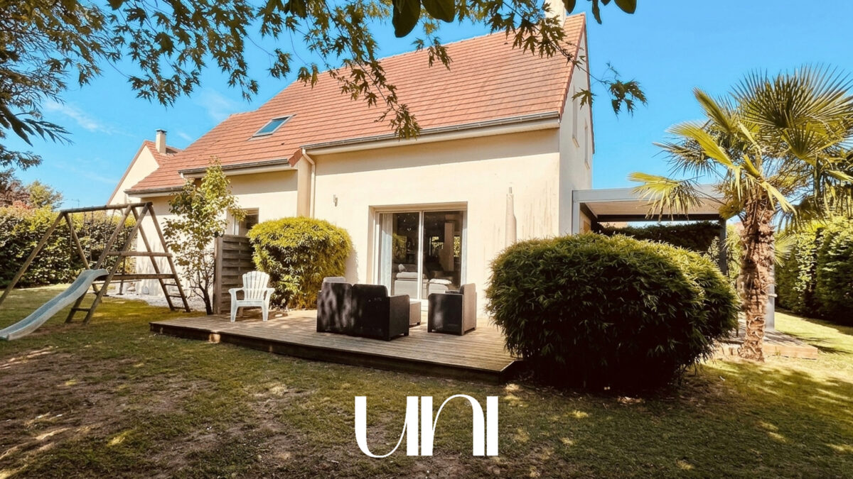 Maison 6 pièces de 110 m2 avec garage - SANNERVILLE
