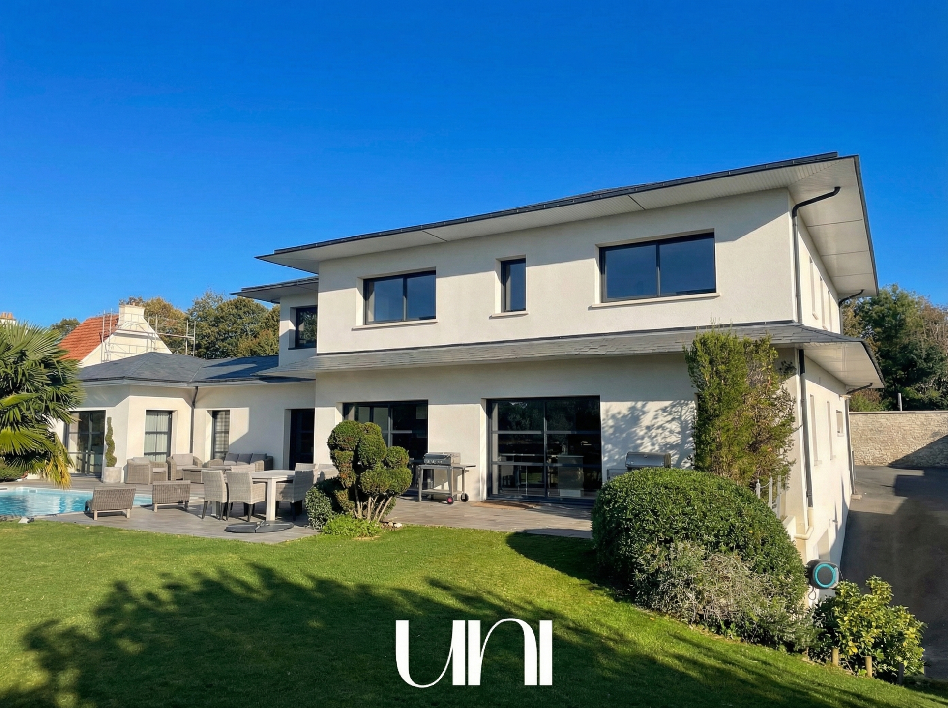 Maison T8 de 300m² - ROTS