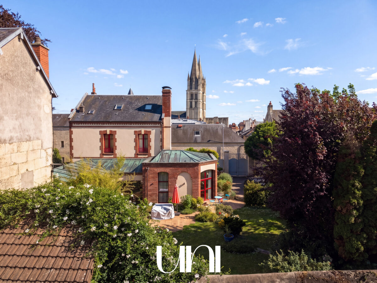 Maison 6 pièces de 350 m2 avec garage - CAEN