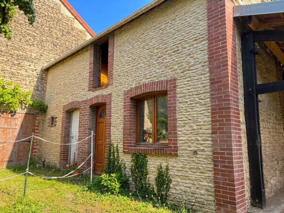Grange à rénover en pierre - Valambray