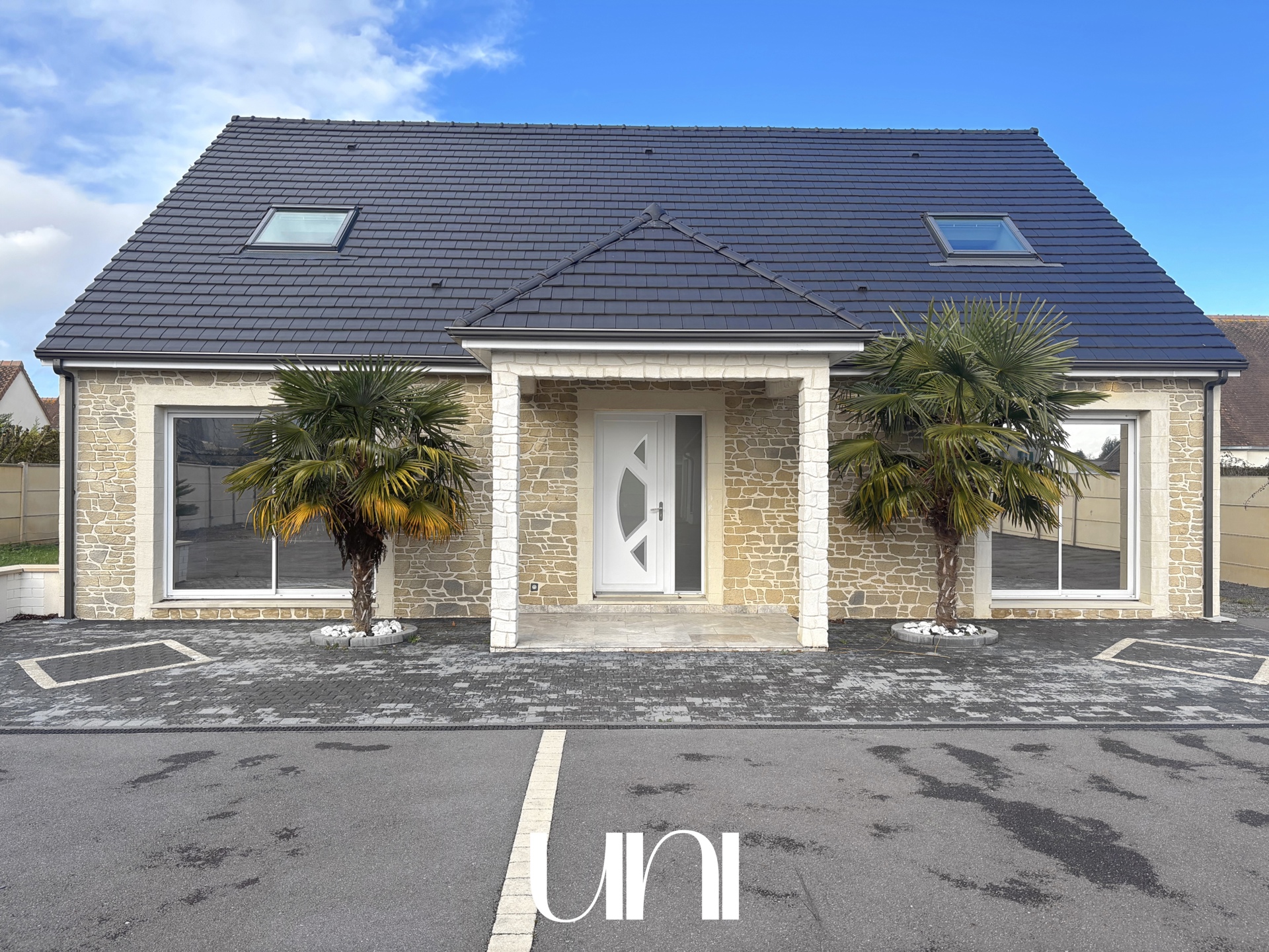 Maison T6 - 180m2 - Moult