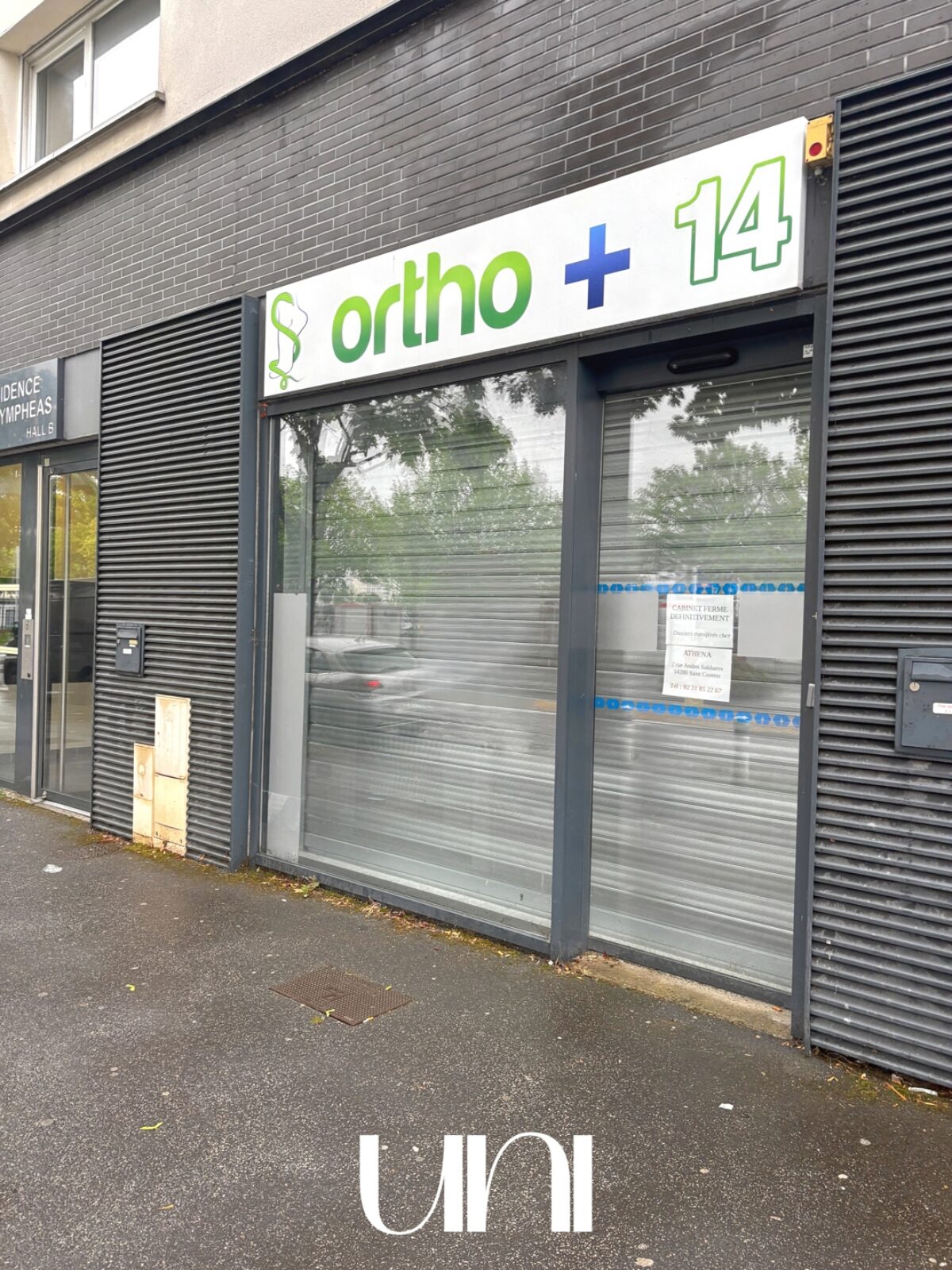 Local commercial  72 m2 avec cours intérieur - Ifs