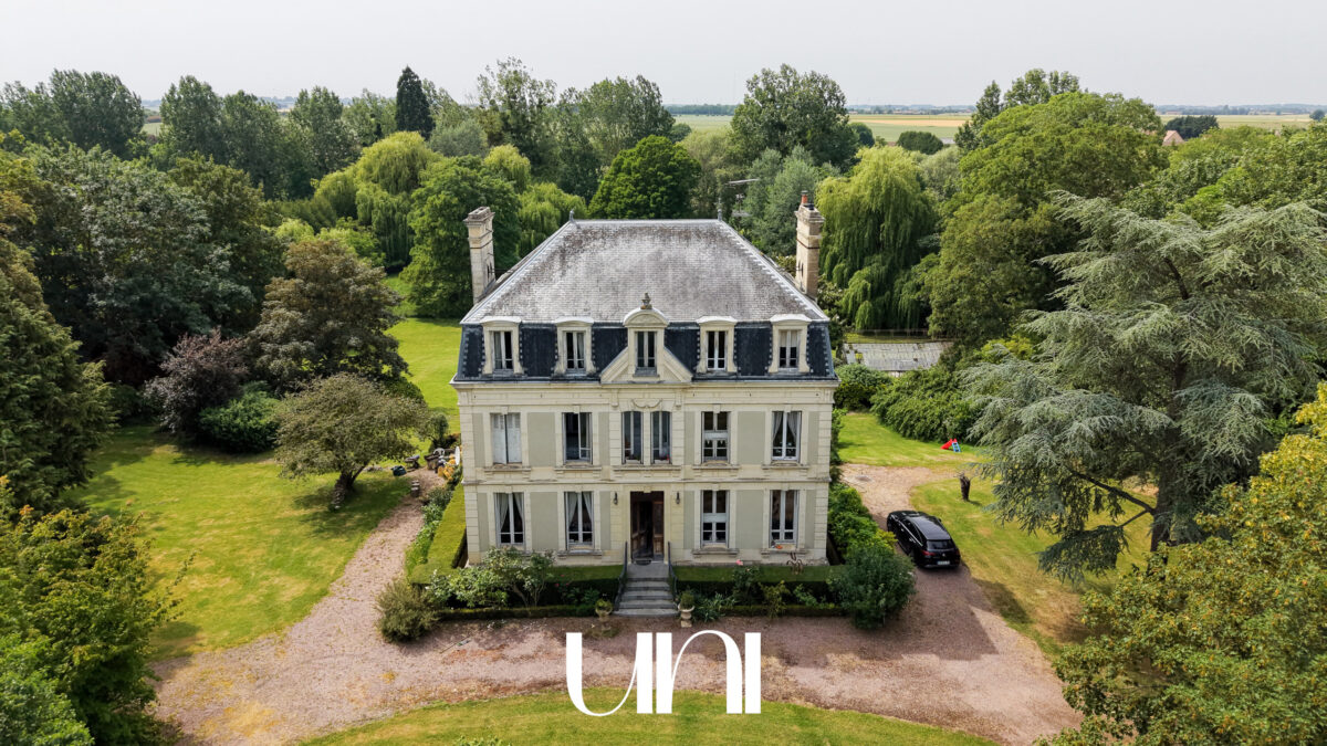 Chateau 11 pièces - 400m2 - terrain 1 ha arboré - Pays d'auge