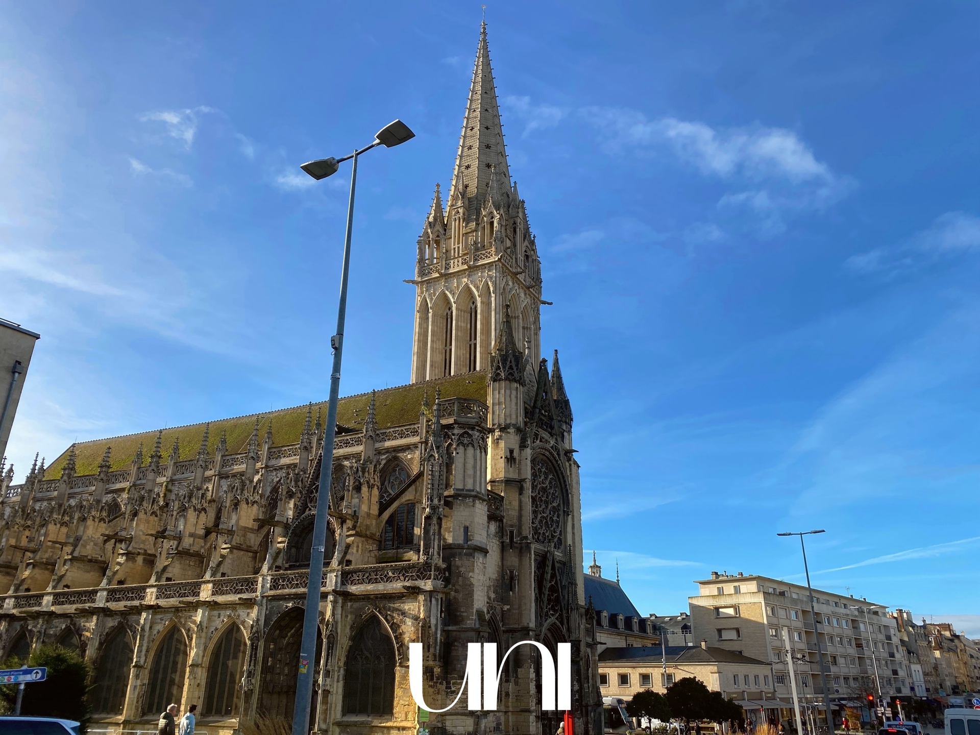 Maison T8 de 218m2 sur parcelle de 336m2