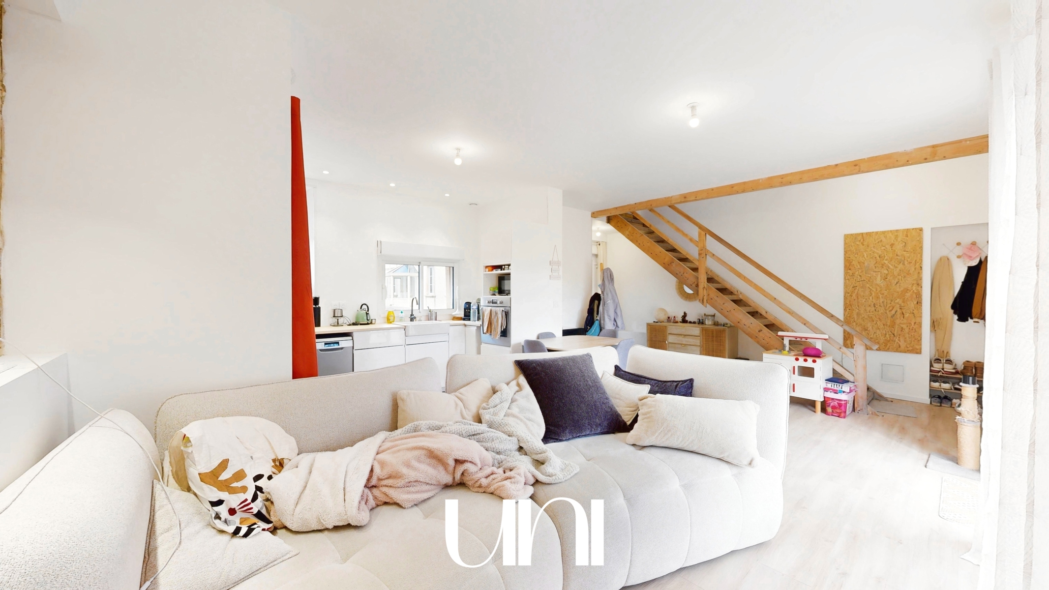 Maison T4 de 100 m² sur terrain de 200 m² - MOULINS-EN-BESSIN