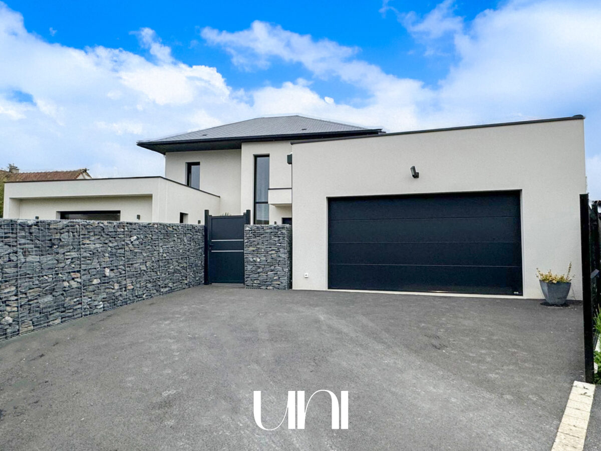 Maison T5 de 162 m2 sur terrain de 517 m2 - PERIERS-SUR-LE-DAN