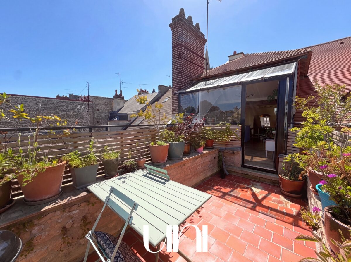 Duplex 4 pièces 106 m2 ( 78 m2 Carrez) avec terrasse à Caen