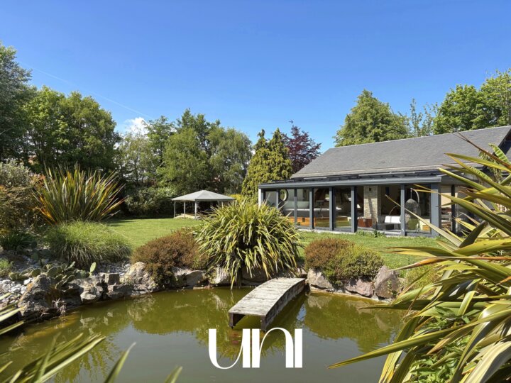Maison 10 pièces, 287 m2 avec piscine - HERMANVILLE SUR MER