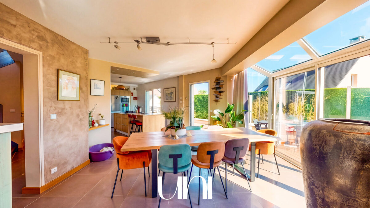 Maison 6 pièces de 180 m2 avec piscine - Ranville