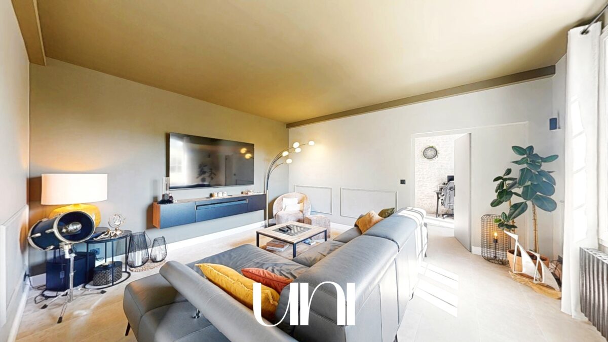 Maison 7 pièces de 230m² avec gîte indépendant située à Bayeux