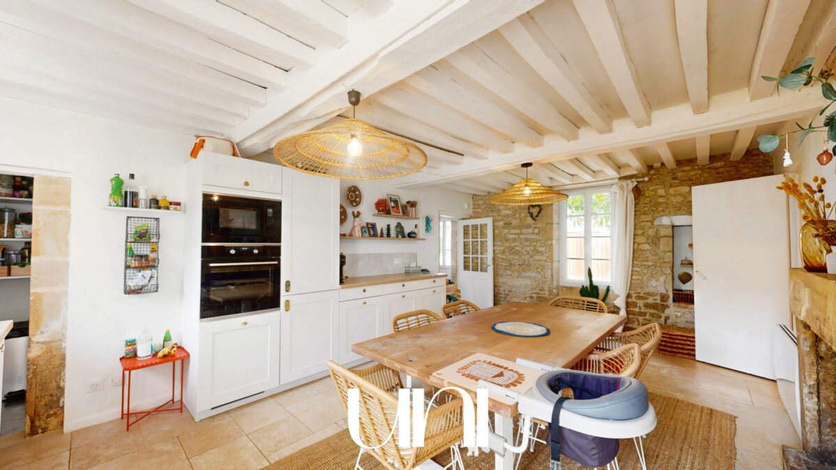 Maison en pierre 6 pièces de 131m2 à Mathieu