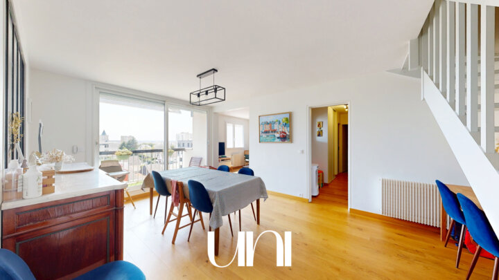 Appartement 4 pièces de 98 m2 avec caves, balcon, et parkings - CAEN