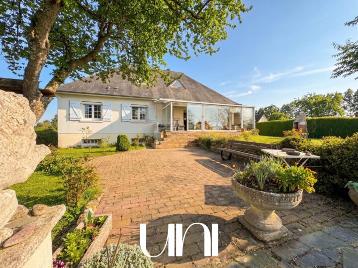Maison 7 pièces de 147 m2 avec jardin - 10 min de Bayeux
