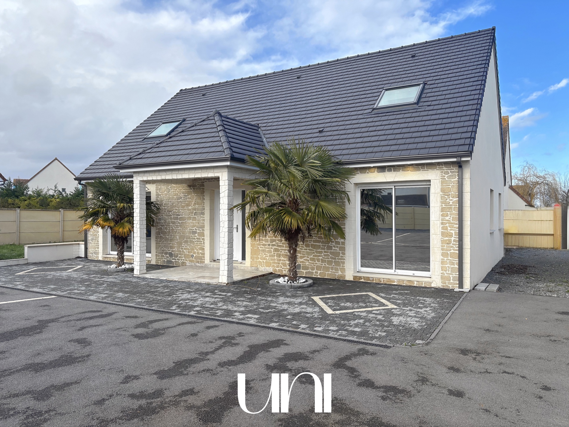 Maison T6 - 180m2 - Moult