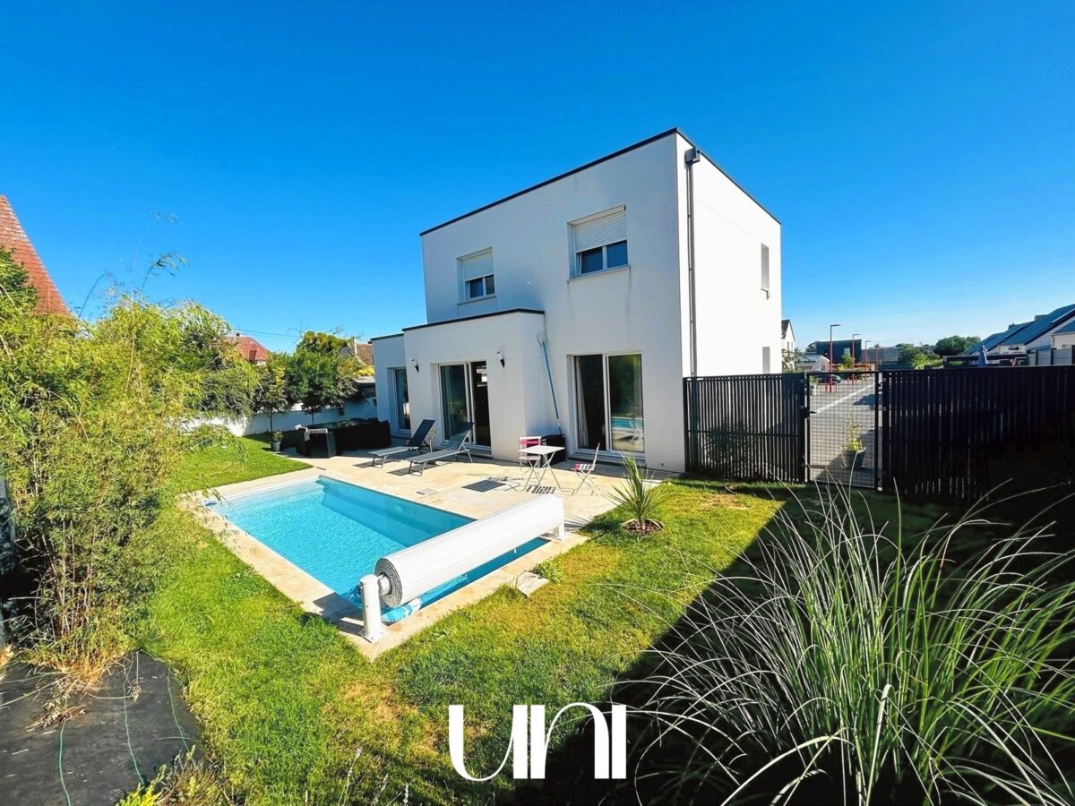 Maison T5 de 124m2 sur une parcelle de 432m2 à MAY-SUR-ORNE