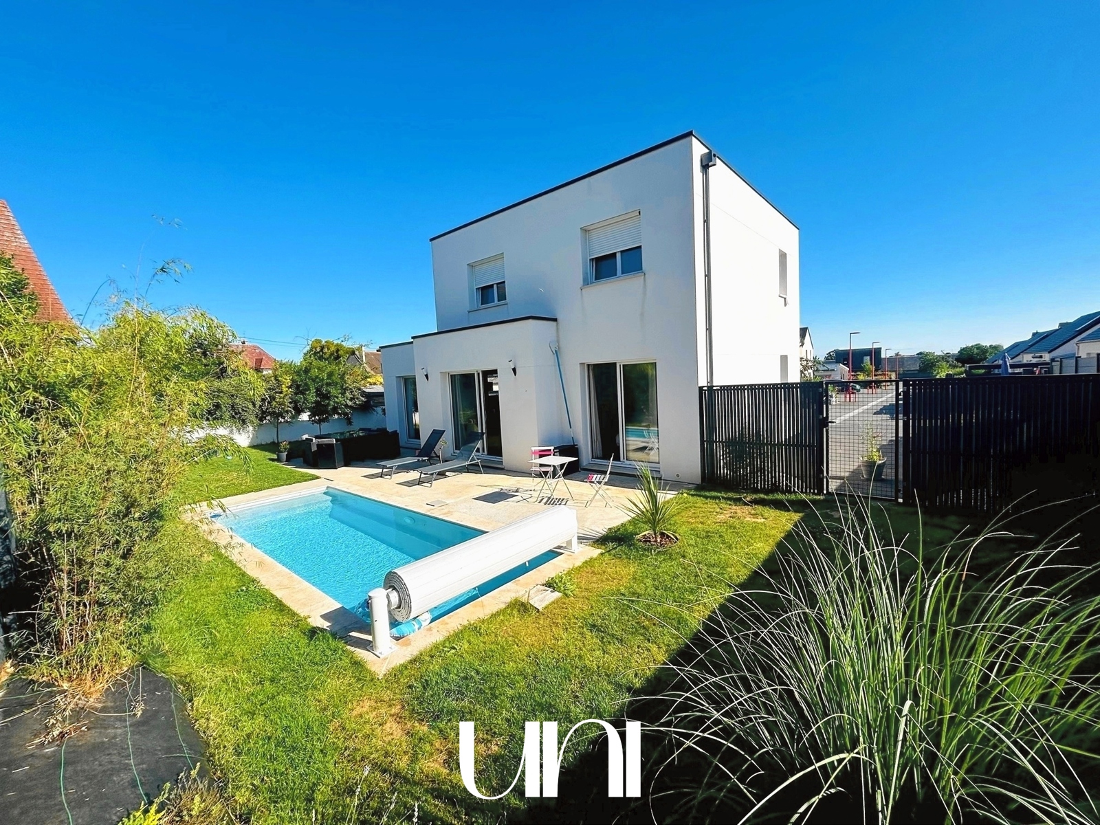 Maison T5 de 124m2 sur une parcelle de 432m2 à MAY-SUR-ORNE