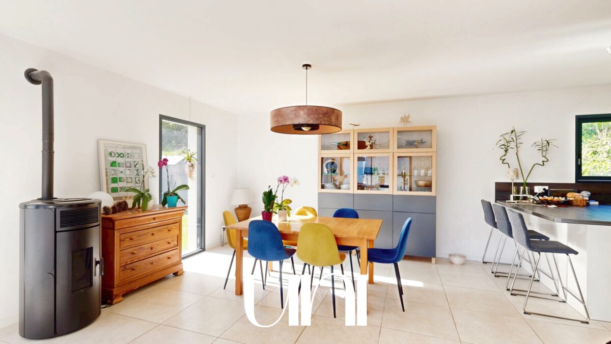 Maison 4 pièces de 125,30 m2 avec garage - Bénouville