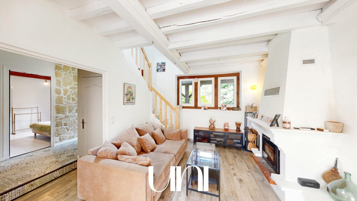 Maison 5 pièces de 119m2 sur un terrain de 2180m2 - ESQUAY-SUR-SEULLES