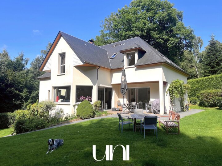 Maison T8 de 207m2 à SAINT-GATIEN-DES-BOIS