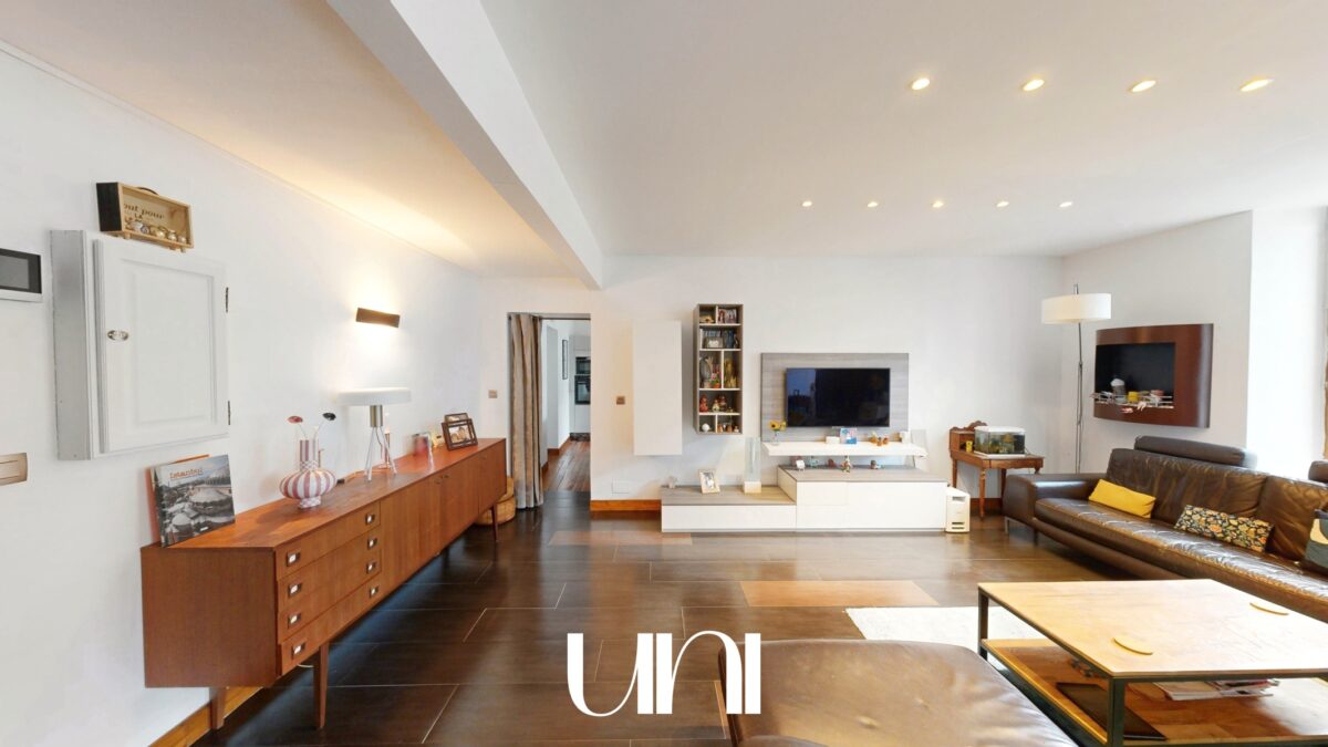 Propriété T12 de 326 m2 en hyper centre de BAYEUX