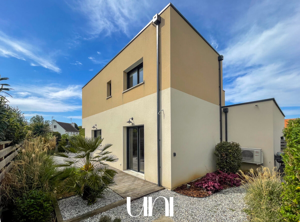 Maison 6 pièces de 167m2 avec garage - Saint-Contest