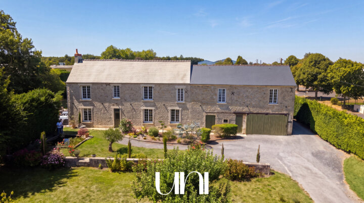 Maison 7 pièces de 230m² avec gîte indépendant située à Bayeux