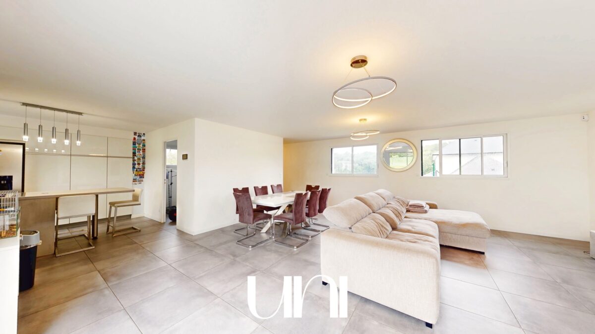 Maison de plain pied de 158m2 à Bretteville-sur-laize avec piscine