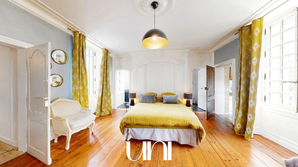 Maison T9 de 300 m2 avec terrain de 293 m2