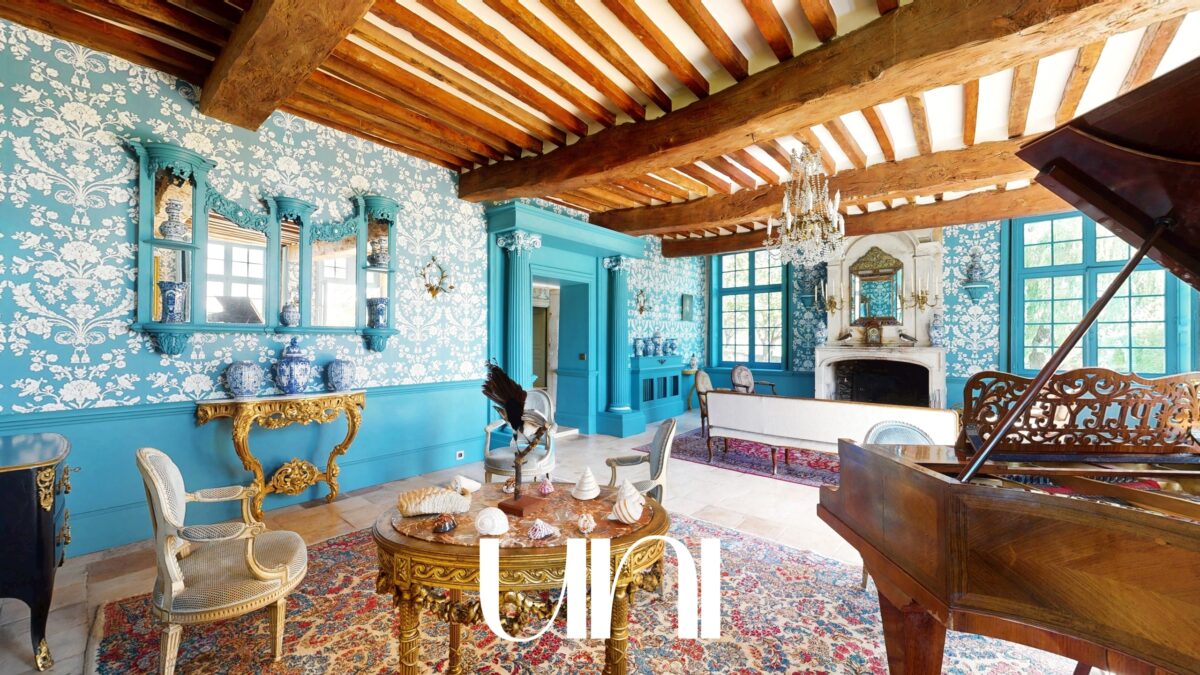 Manoir 11 pièces de m2 avec dépendances - TROARN
