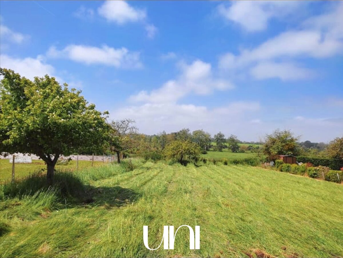 Terrain de 1246 m2 constructible à Maisons