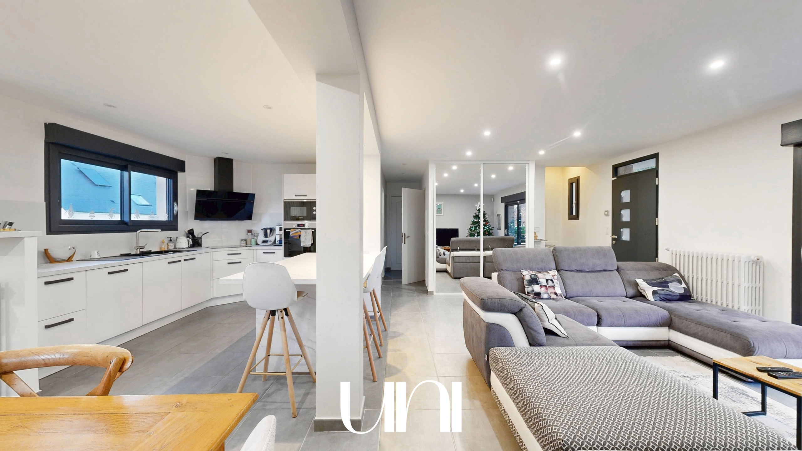 Superbe maison T9 de 208m2 sur parcelle de 576m2