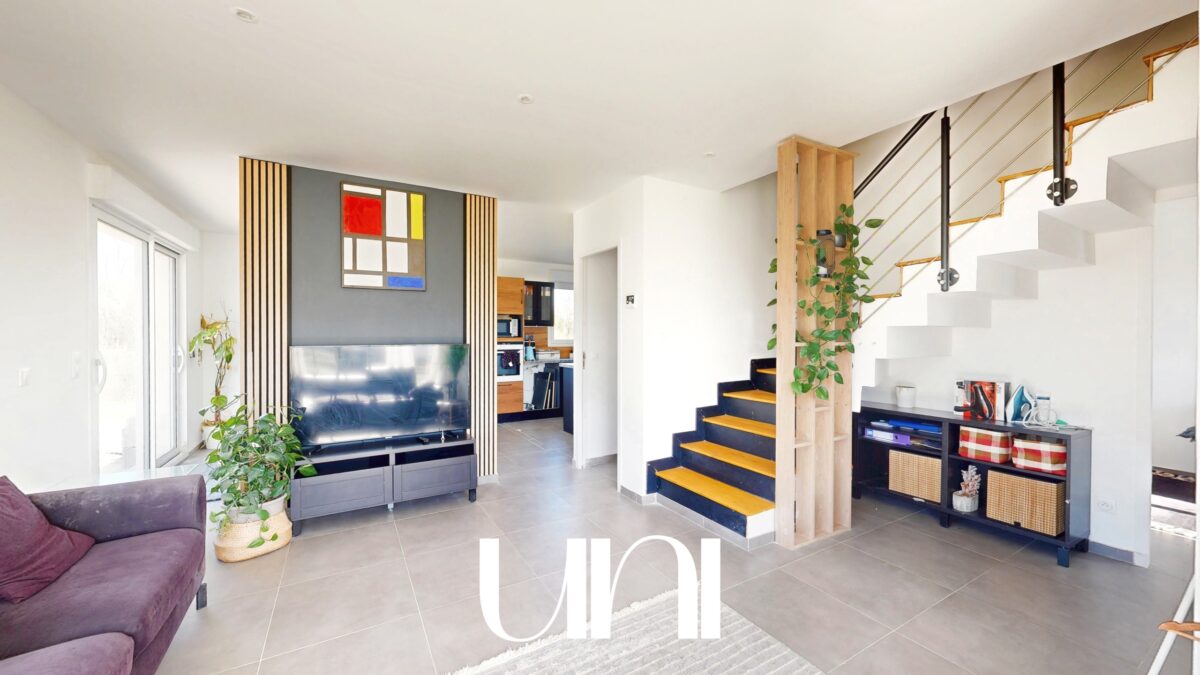 Maison 5 pièces avec jardin - Escoville