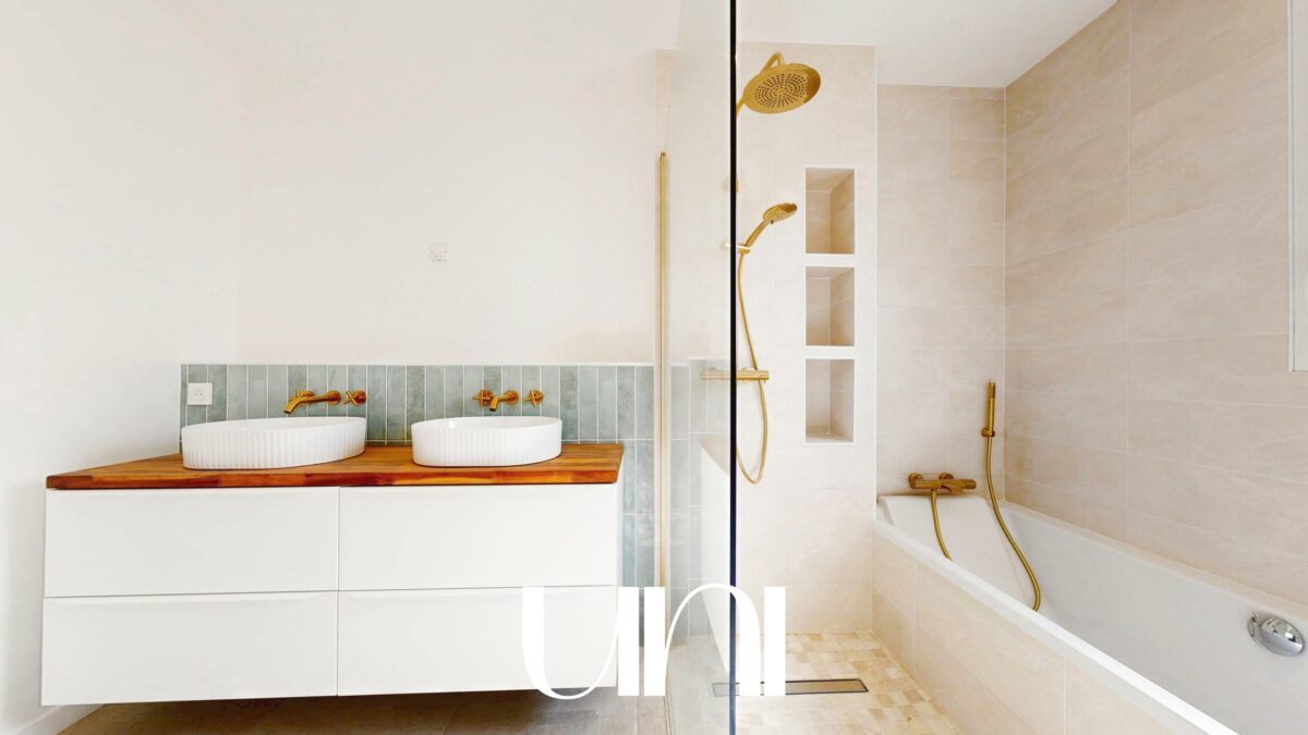 Maison 4 pièces de 113m2 de plain pied - Sommervieu