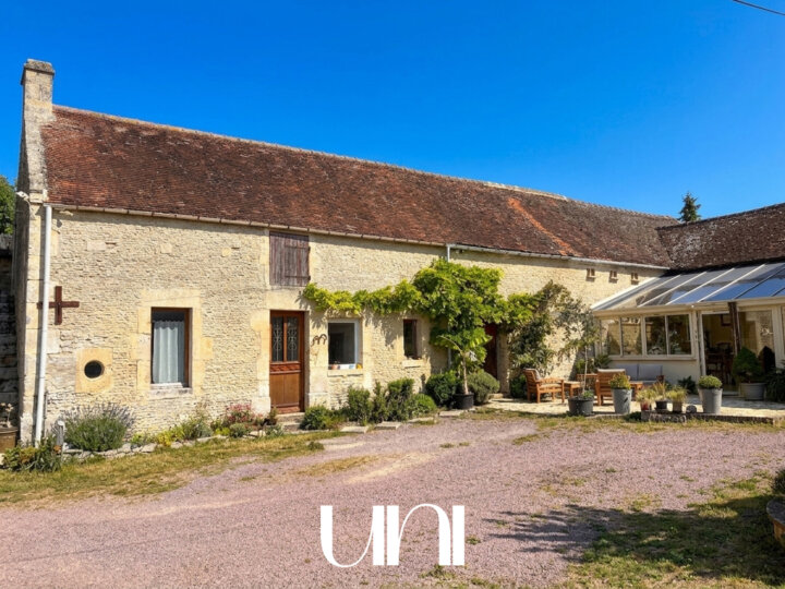 Maison 9 pièces de 175.31m2 en pierre - Valambray