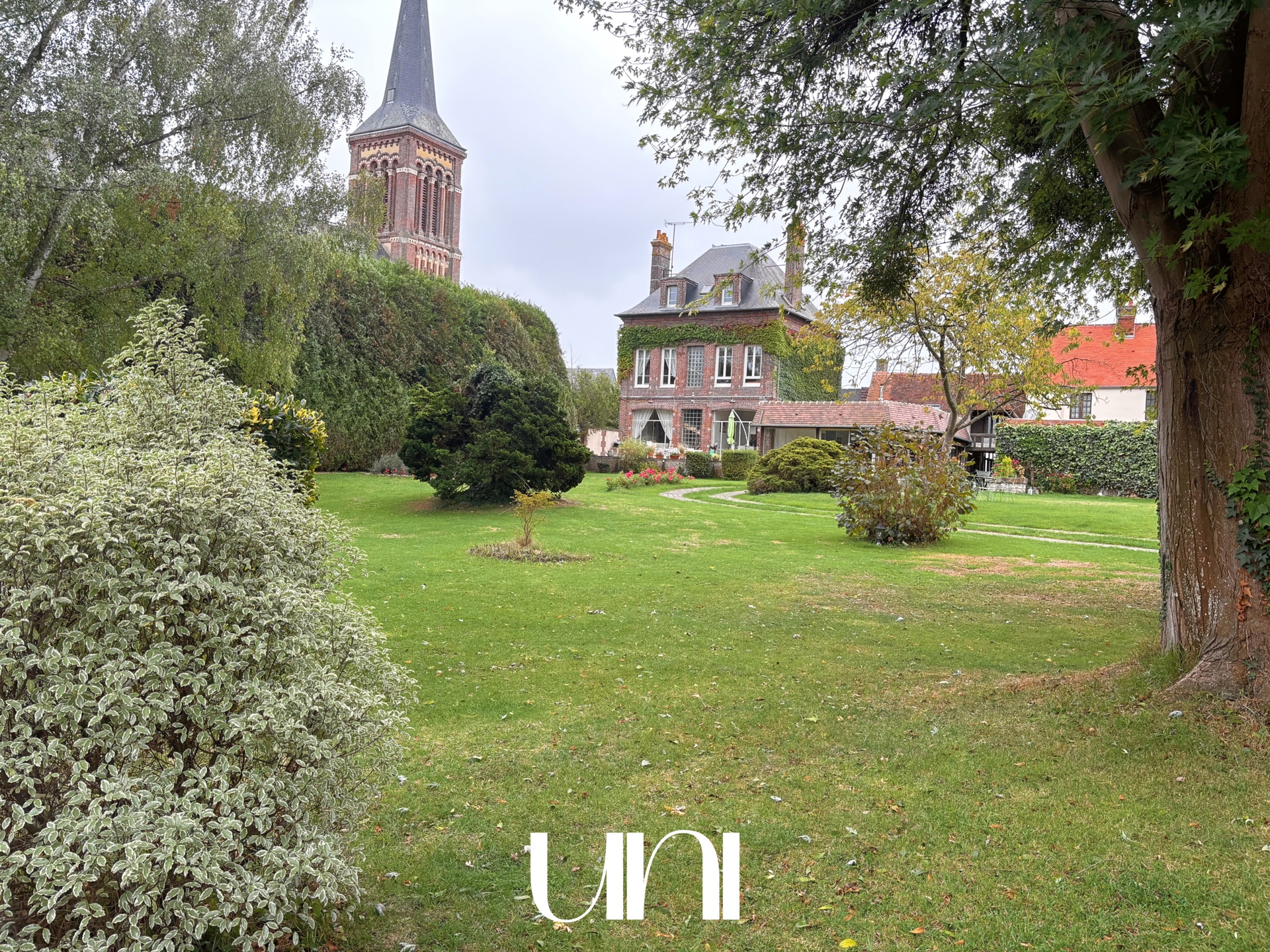 Maison T8 - 260M2 - Saint Julien le faucon