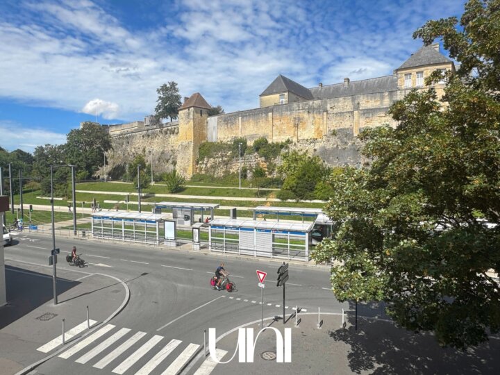 Appartement 3 pièces de 105 m2 avec balcon – Caen centre