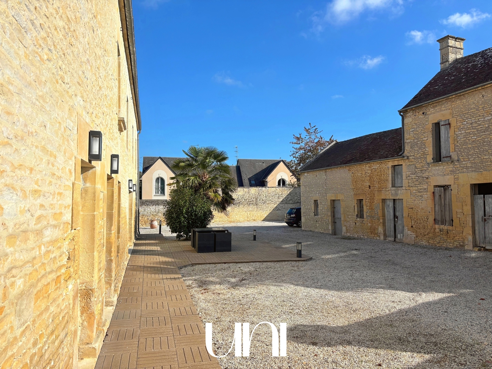 Ensemble composé d'une maison T6 de 250 m² et d'une maison de 180 m2