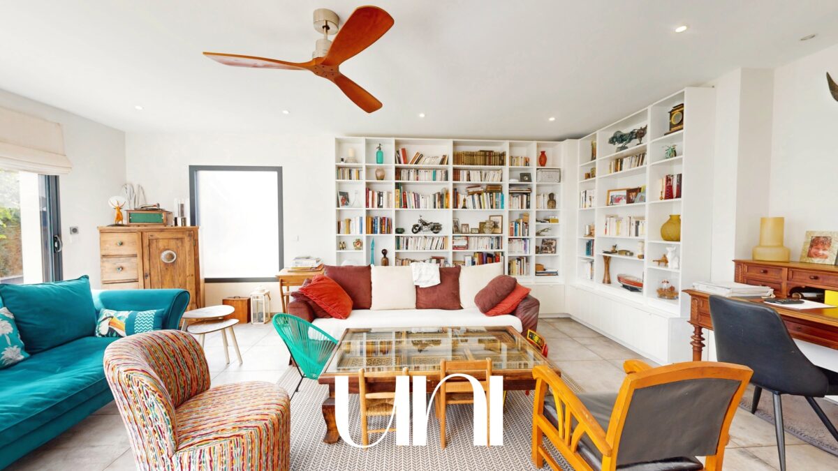 Maison 5 pièces de 172 m2 sur terrain de 930 m2 avec piscine