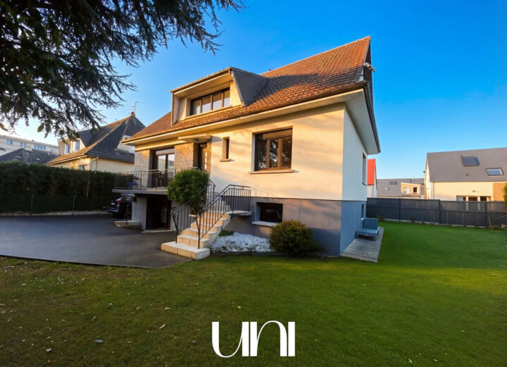 Superbe maison T9 de 208m2 sur parcelle de 576m2