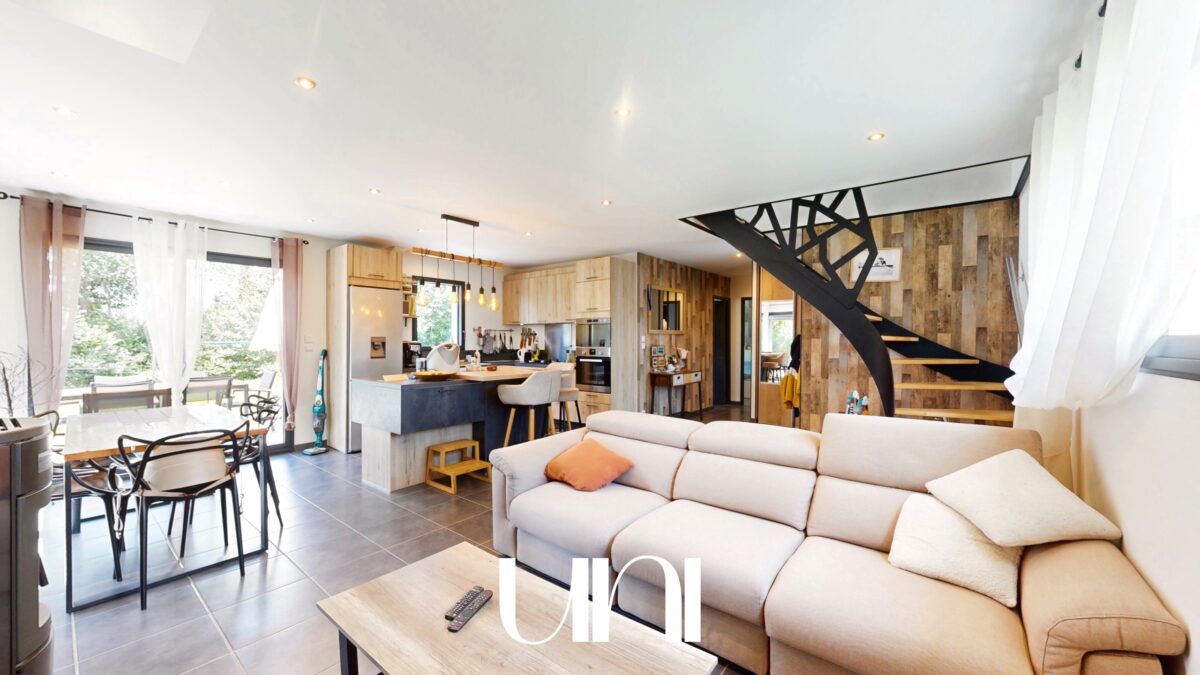 Maison 5 pièces 102 m² avec grand terrain