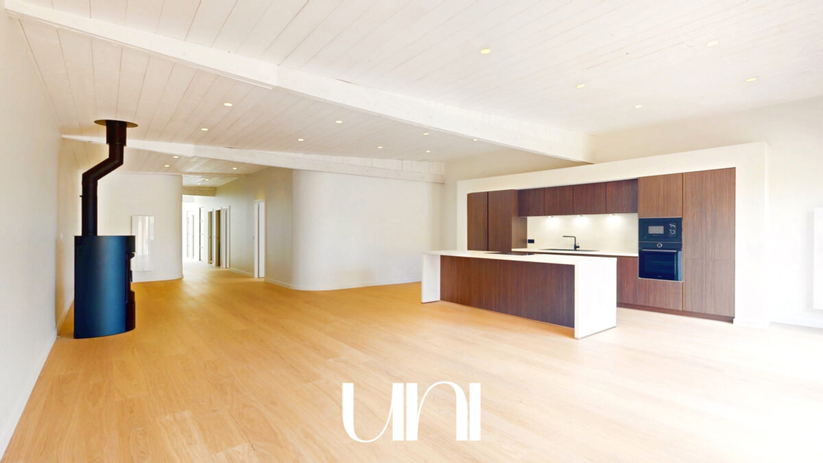 Loft 5 pièces de 171,36 m2 avec terrasse - Courseulles-sur-Mer