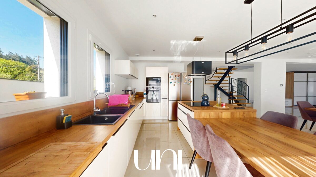 Maison T7 de 200m2 à BAVENT