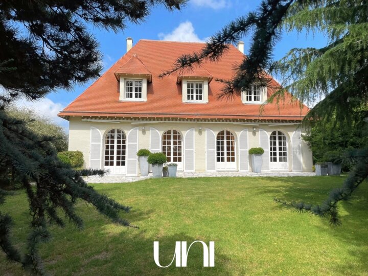 Maison T5 de 165 m2 - LEBISEY